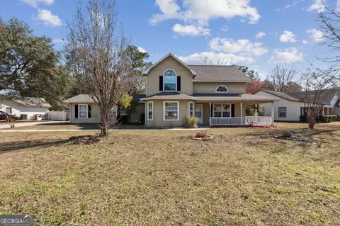 301 Lake Forest Dr, Kingsland, GA 31548
