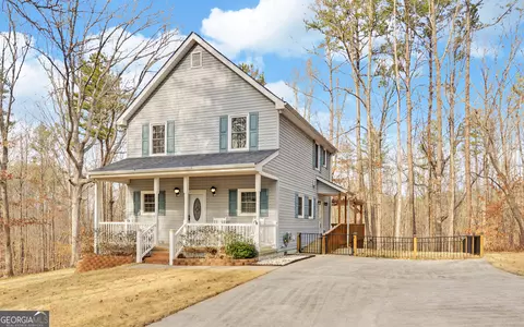 283 Crescent Dr, Toccoa, GA 30577