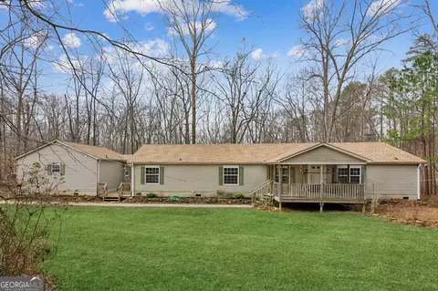 1956 Bend N Hickory Rd, Toccoa, GA 30577