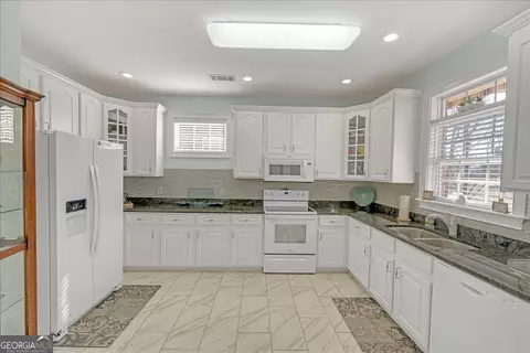 102 Fox Fire Ct, Dublin, GA 31021 photo 11