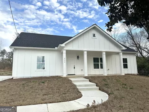 234 Carver Rd, Griffin, GA 30224