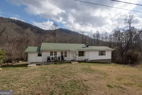 5834 Sweetwater Rd, Robbinsville, NC 28771