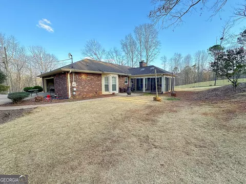 Exterior - 107 Colonial Ct, Lagrange, GA 30240 photo 8 of 10