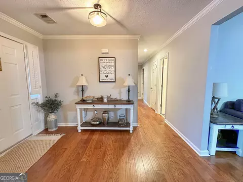 Entry Way - 107 Colonial Ct, Lagrange, GA 30240 photo 2 of 3