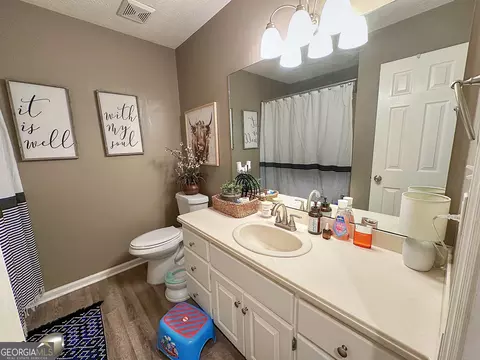 Bath - 107 Colonial Ct, Lagrange, GA 30240 photo 5 of 5