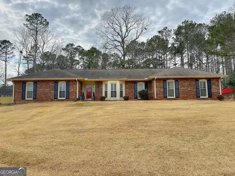 107 Colonial Ct, Lagrange, GA 30240