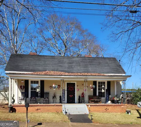 97 Third St, Thomaston, GA 30286