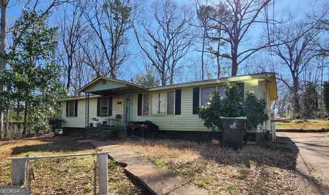 120 Creekside Dr, Thomaston, GA 30286
