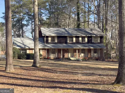 3140 Jodeco Dr, Jonesboro, GA 30236