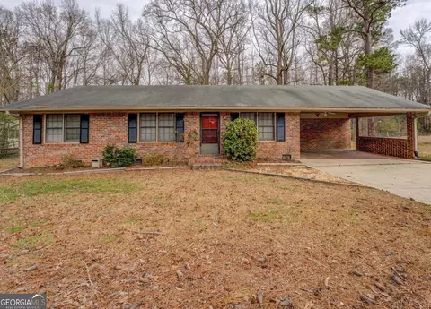 155 Carole Dr, Oxford, GA 30054