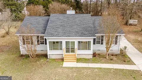 279 W Midland Ave, Winder, GA 30680