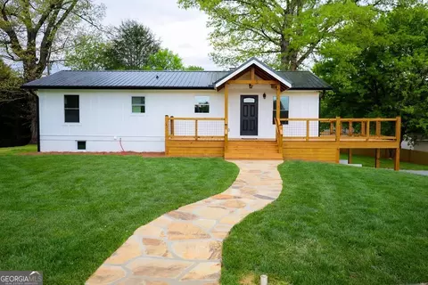 94 Breezy Knob Rd, Franklin, NC 28734