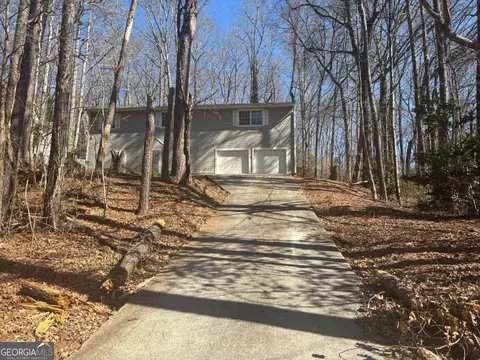 5080 Springtree Ct, Lithonia, GA 30038