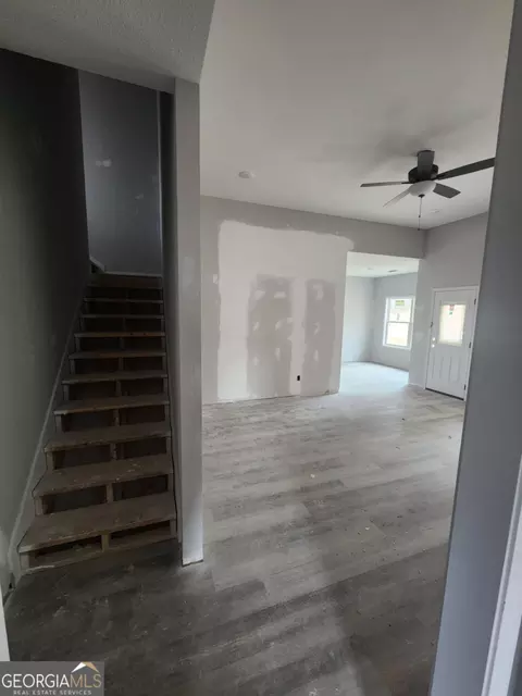 Entry Way - 111 Silver Maple Ct, Byron, GA 31008 photo 2 of 5