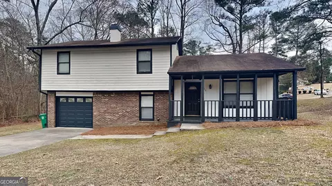 5433 Rocky Pine Dr, Stonecrest, GA 30038