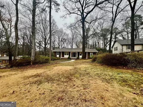 2480 Glenbonnie Dr, Dunwoody, GA 30360