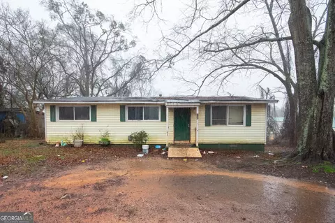 34 College St, Luthersville, GA 30251