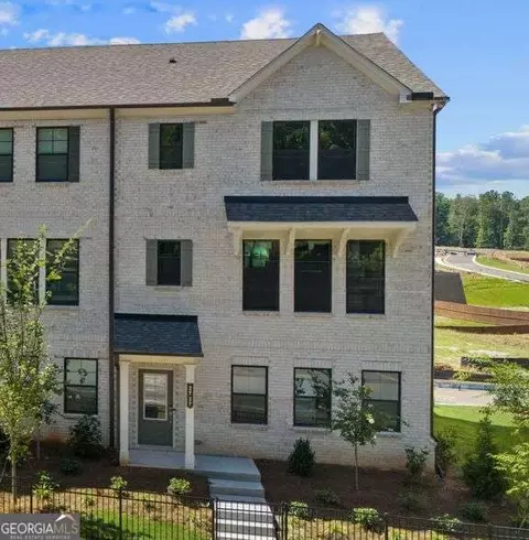 2727 Harrison Dr, Lawrenceville, GA 30044