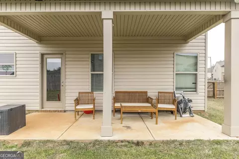 Exterior - 305 Longbridge Way, Perry, GA 31069 photo 2 of 4