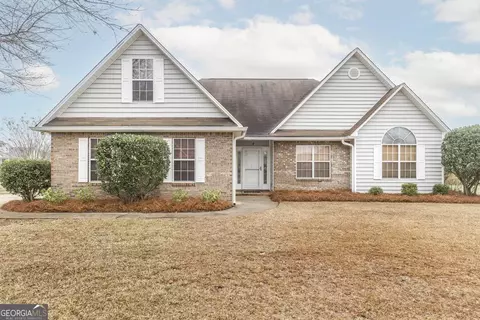 200 Castlebury Cir, Kathleen, GA 31047