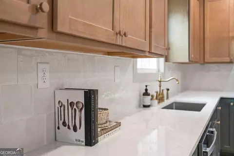 Kitchen - 2020 E 40th St, Savannah, GA 31404 photo 4 of 7
