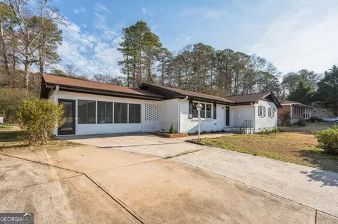 6630 Hawes Dr, Lithonia, GA 30058