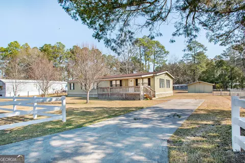 2965 Lakeview Dr, Waycross, GA 31501