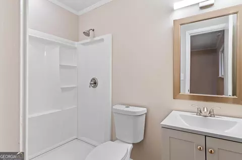 Bath - 6973 Stephens Dr, Rex, GA 30273 photo 2 of 3