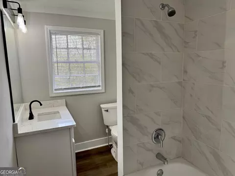 Bath - 619 Jenkins St, Lagrange, GA 30240 photo 2 of 5