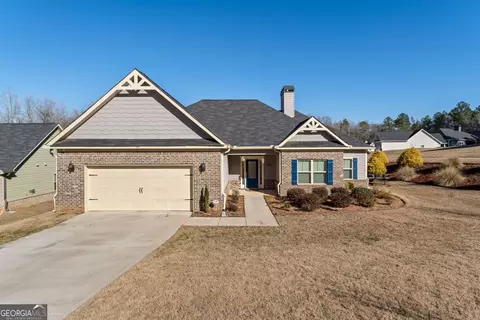 117 Coulter Woods Dr, Locust Grove, GA 30248