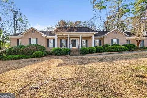 2824 N Hillandale Cir, Macon, GA 31204