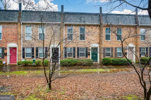 125 N River Dr #F, Atlanta, GA 30350