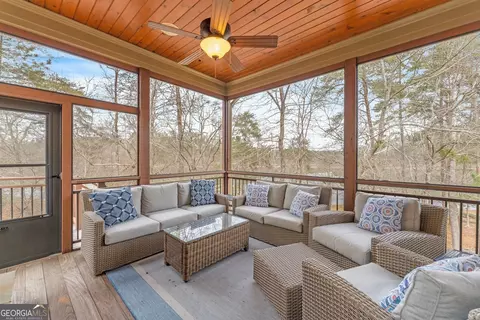 Exterior - 1242 N Edgewater Trl, Toccoa, GA 30577 photo 2 of 10