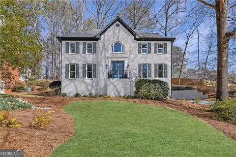 330 Highlands Trce, Roswell, GA 30075