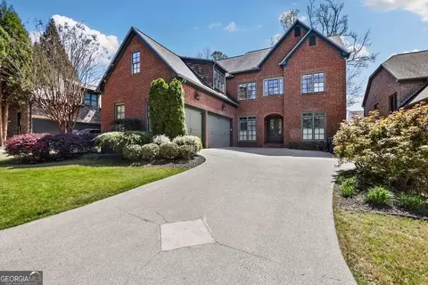 29 Cliftwood Dr, Atlanta, GA 30328