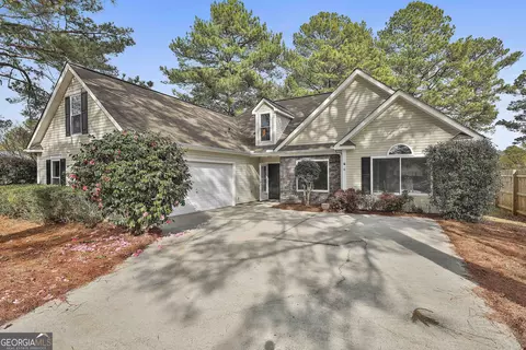 10 Candlewood Ct, Newnan, GA 30265