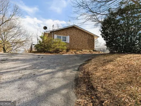 617 W Currahee St, Toccoa, GA 30577