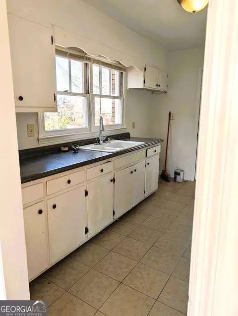 Kitchen - 617 W Currahee St, Toccoa, GA 30577 photo 1 of 3