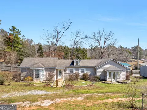 117 Weavers Lake Front Rd, Jackson, GA 30233