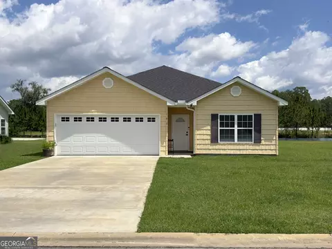 163 Twinn Lakes Dr, Baxley, GA 31513