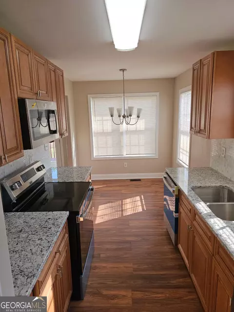 1012 Riverclift Dr, Covington, GA 30016 photo 3