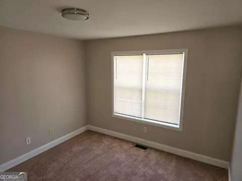 1012 Riverclift Dr, Covington, GA 30016 photo 8