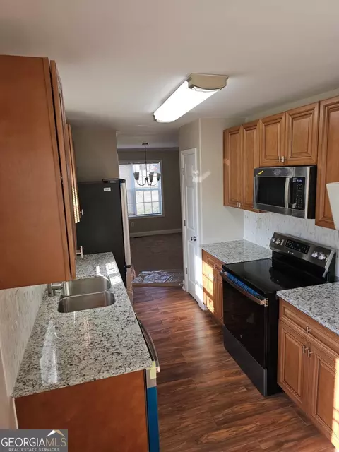 1012 Riverclift Dr, Covington, GA 30016 photo 4