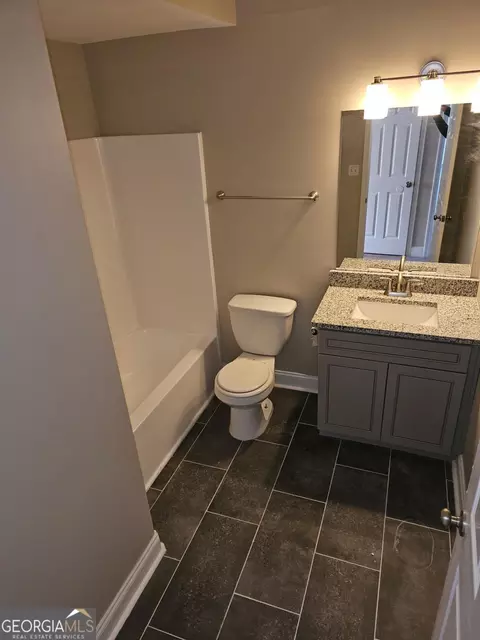 1012 Riverclift Dr, Covington, GA 30016 photo 6