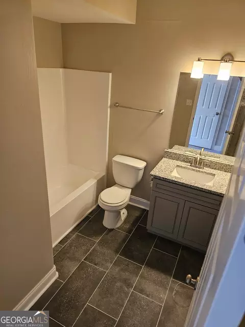 1012 Riverclift Dr, Covington, GA 30016 photo 5