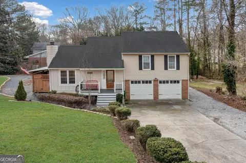 1742 Fox Holw, Lawrenceville, GA 30043