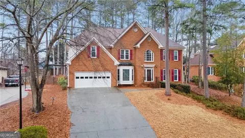 386 Coopers Pond Dr, Lawrenceville, GA 30044