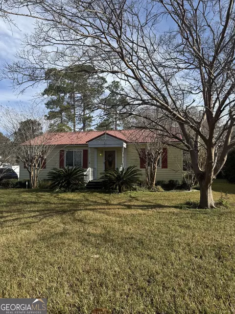 402 Spurgeon St, Waycross, GA 31501