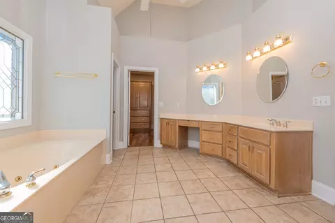 Bath - 115 Grove Ct, Centerville, GA 31028 photo 8 of 10