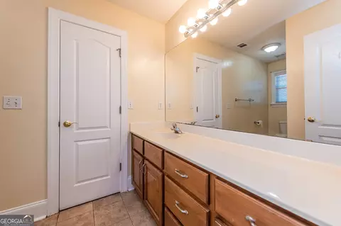 Bath - 115 Grove Ct, Centerville, GA 31028 photo 1 of 10